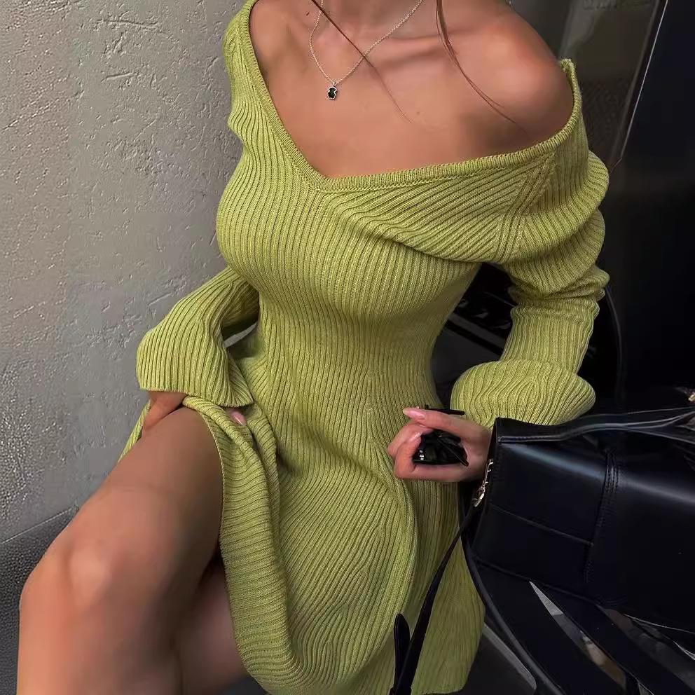 2024 Podzimní Evropsko-americké Jednobarevné Šaty s Nízkým Výstřihem, Dlouhým Rukávem a Krátkou A-liniovou Sukní pro Ženy