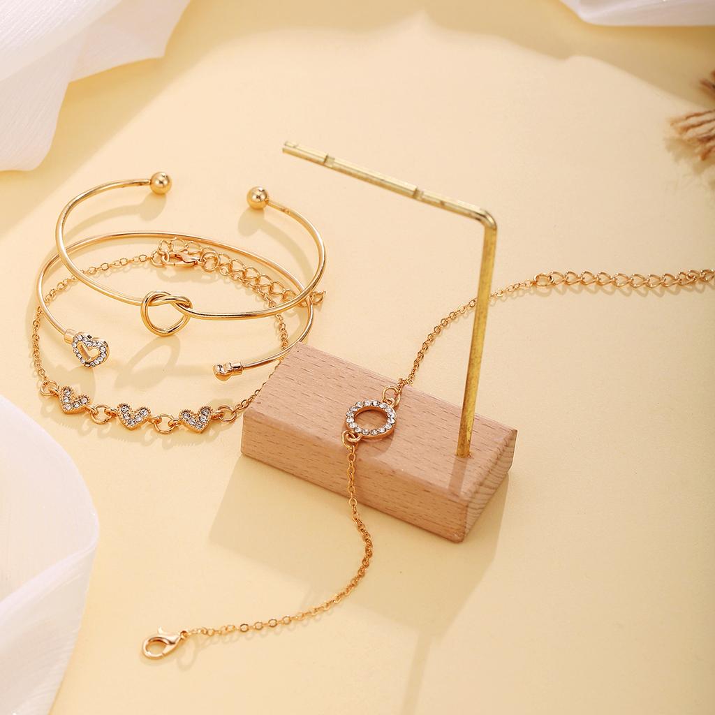Hot-selling Geometric Hollow Heart-shaped Multi-layer Stacked Winding Bracelet Set Personalized Creative Valentine's Day Jewelry
