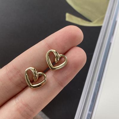 10pcs Creative Heart-shape Buttons Fashionable Gold Color Heart Hollow Shank Buttons Apparel Sewing Accessories
