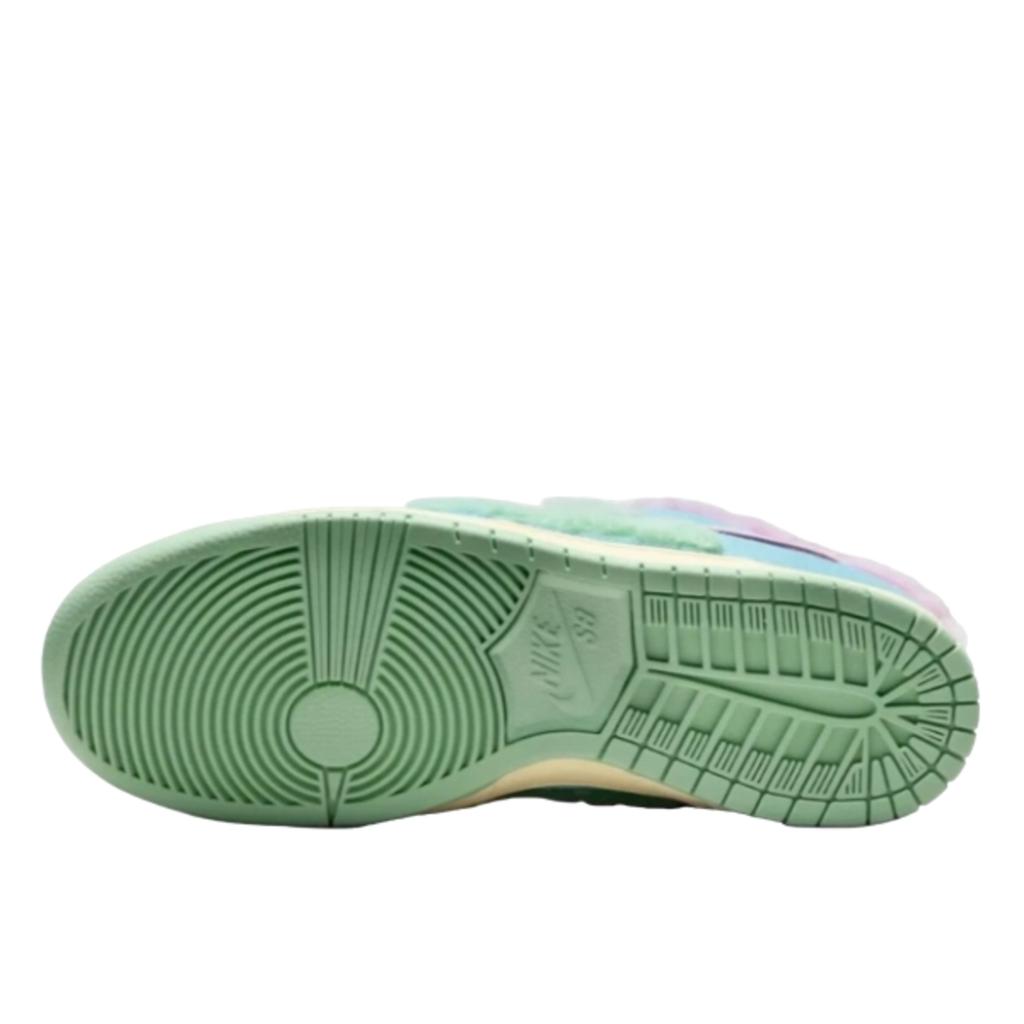 Nike SB Dunk Low Verdy Visty