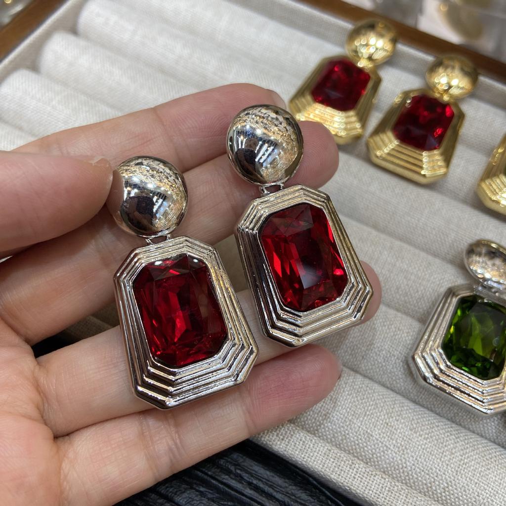 Vintage Design New Chinese Retro Olive Green Gemstone Trapezoidal Earrings Stud Earrings