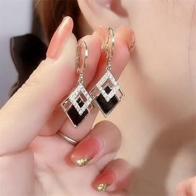 New Black Diamond Shape Hoop  Earrings For Woman Fashion Korean Jewelry Temperament Girl's Daily Wear Earrings