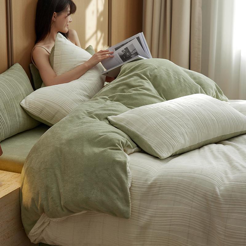 Japanese Class A Full Matte Velvet 3D Carved Mother-Baby 4-Piece Winter Bedding Set