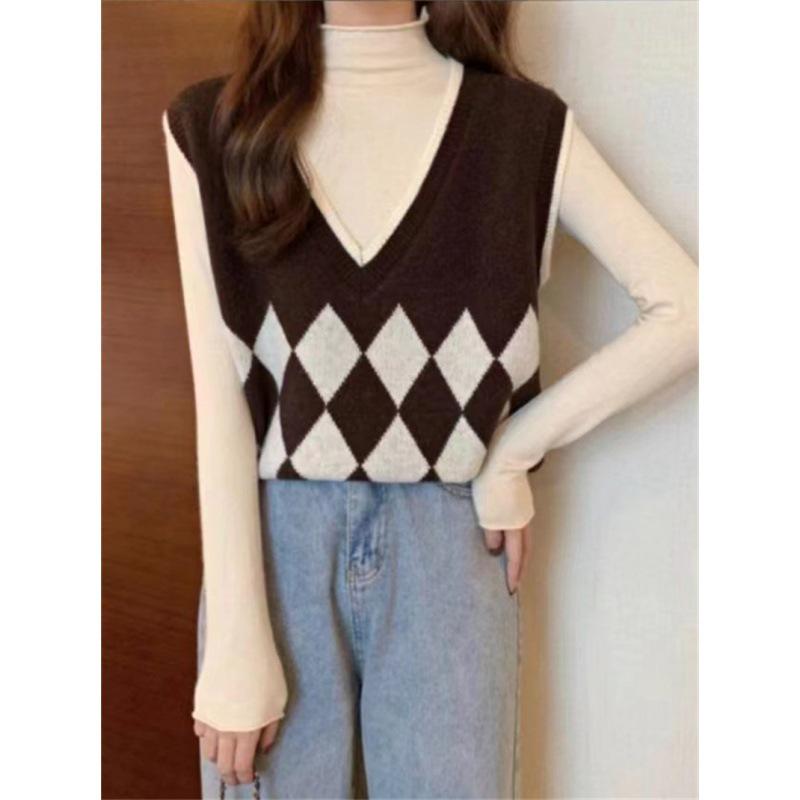 Women's Diamond Pattern V-Neck Knit Vest - Casual Loose Slimming Top for Spring and Autumn