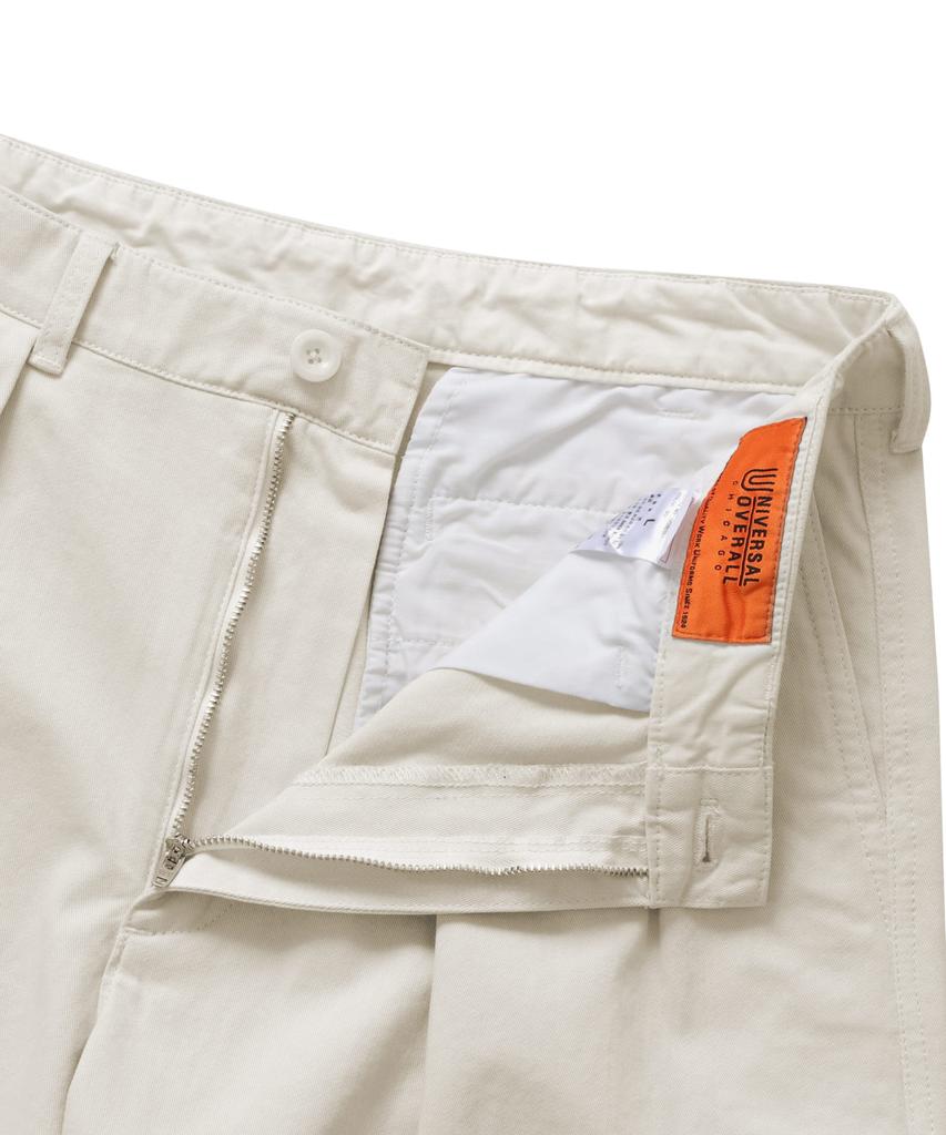 Yunibeosyeolobeolol Two Tuck Work Shorts Ivory
