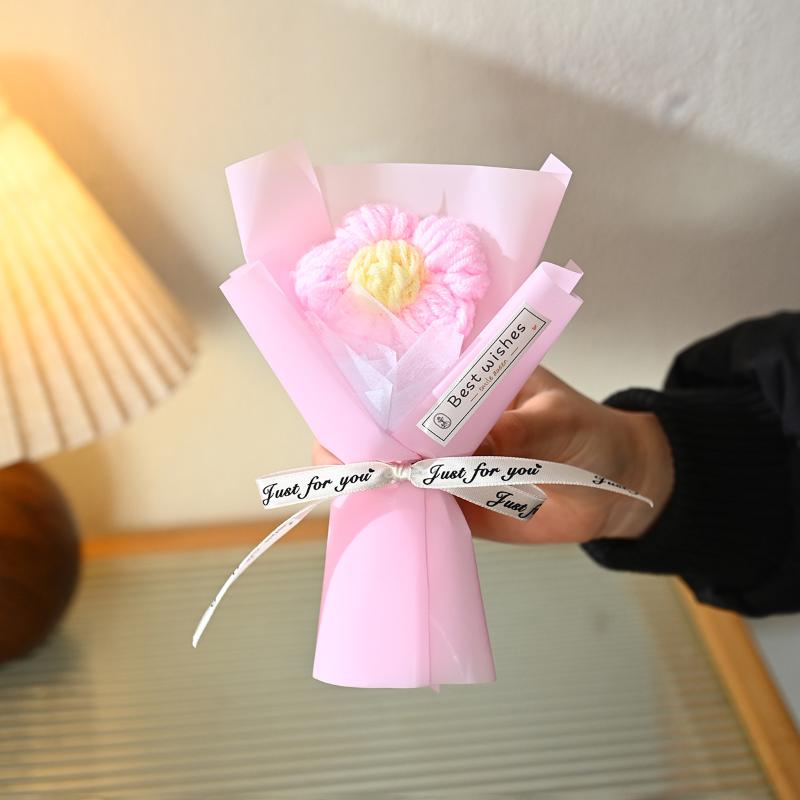 Mini Handmade Heart Bouquet Romantic Gift Yarn Flower Bouquet Crochet  Valentine's Day Mother's Day Desktop Decoration