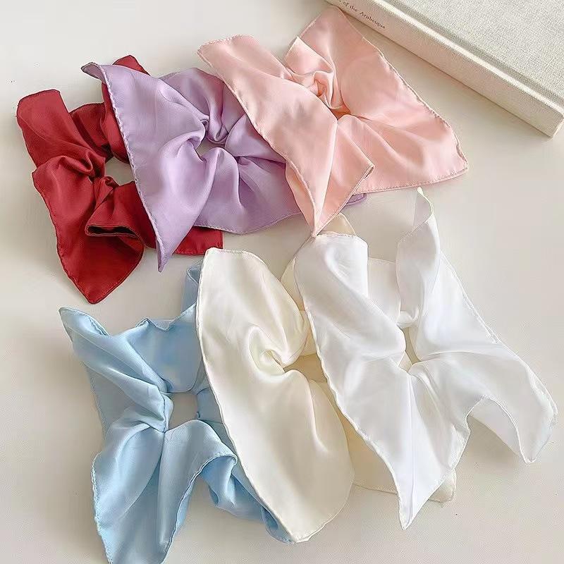 

Высококачественная шелковая повязка для волос: Элегантный однотонный цвет, шелковистая отделка, высокая эластичность, универсальный дизайн квадратного шарфа для женщин