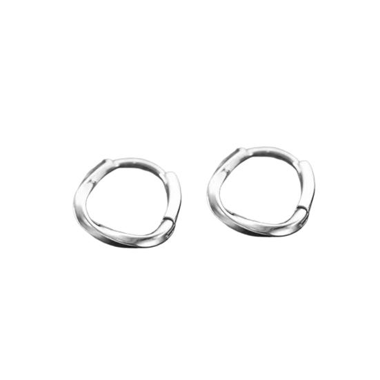 

1 Pair Women Earrings No-Blocking Ear Buckle Stable Fit Twist Earrings Circle Design Mirror Polished Hoop Earrings серебряный
