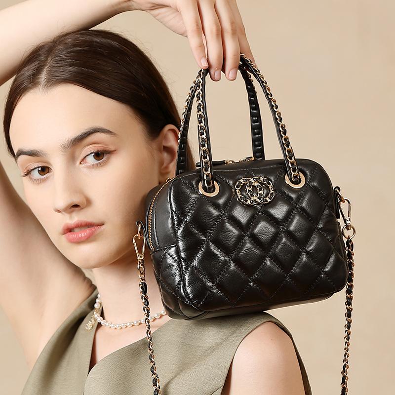 Genuine Leather Style Quilted Bag Handheld Camera Bag High-End Top Layer Leather Quilted Chain Bowling Bag Crossbody Bag