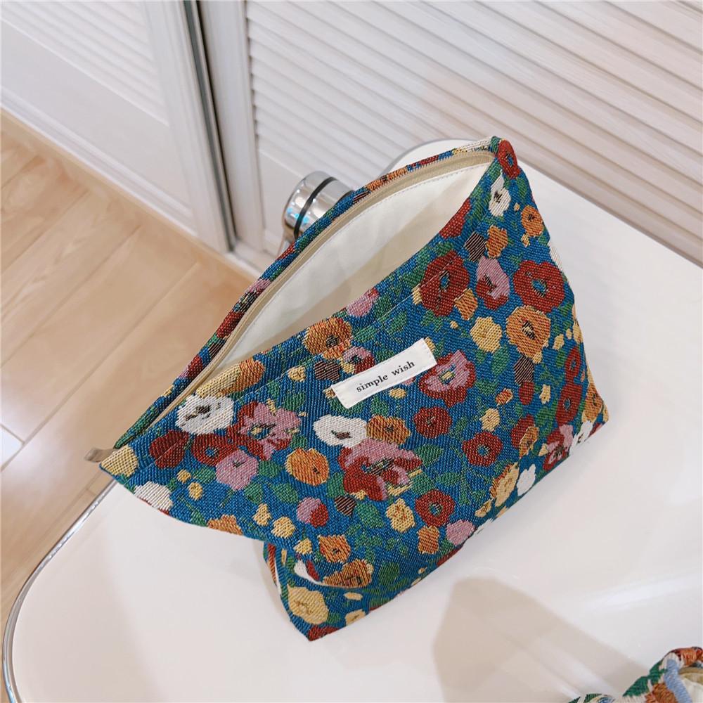 

Retro Flower Pattern Canvas Cosmetic Bag Makeup Bag Travel Toiletry Accessories Organizer Pouch Blue