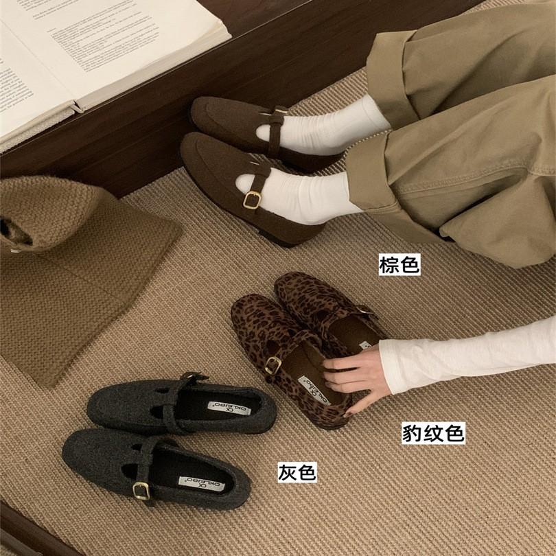 Korean Version of Retro T-shaped Flat-soled Loafers with Round Head for Women 2025 Autumn Versatile and Thin Mary Jane T-shaped Single Shoes for Women