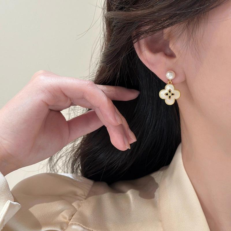 Real Gold Electroplated Zircon Flower Pearl Stud Earrings Elegant Temperament Commuter Earrings Women