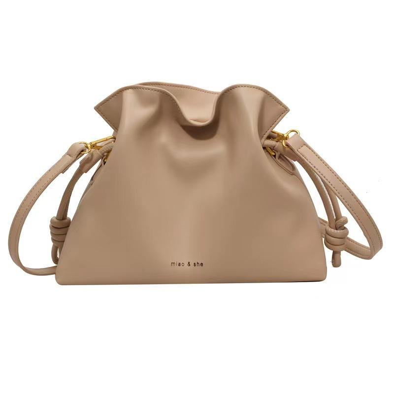 

Стильная и простая сумка, женская сумка на удачу со шнурком, сумка, сумка-ведро через плечо большой вместимости, плиссированная сумка для переноски в руке.