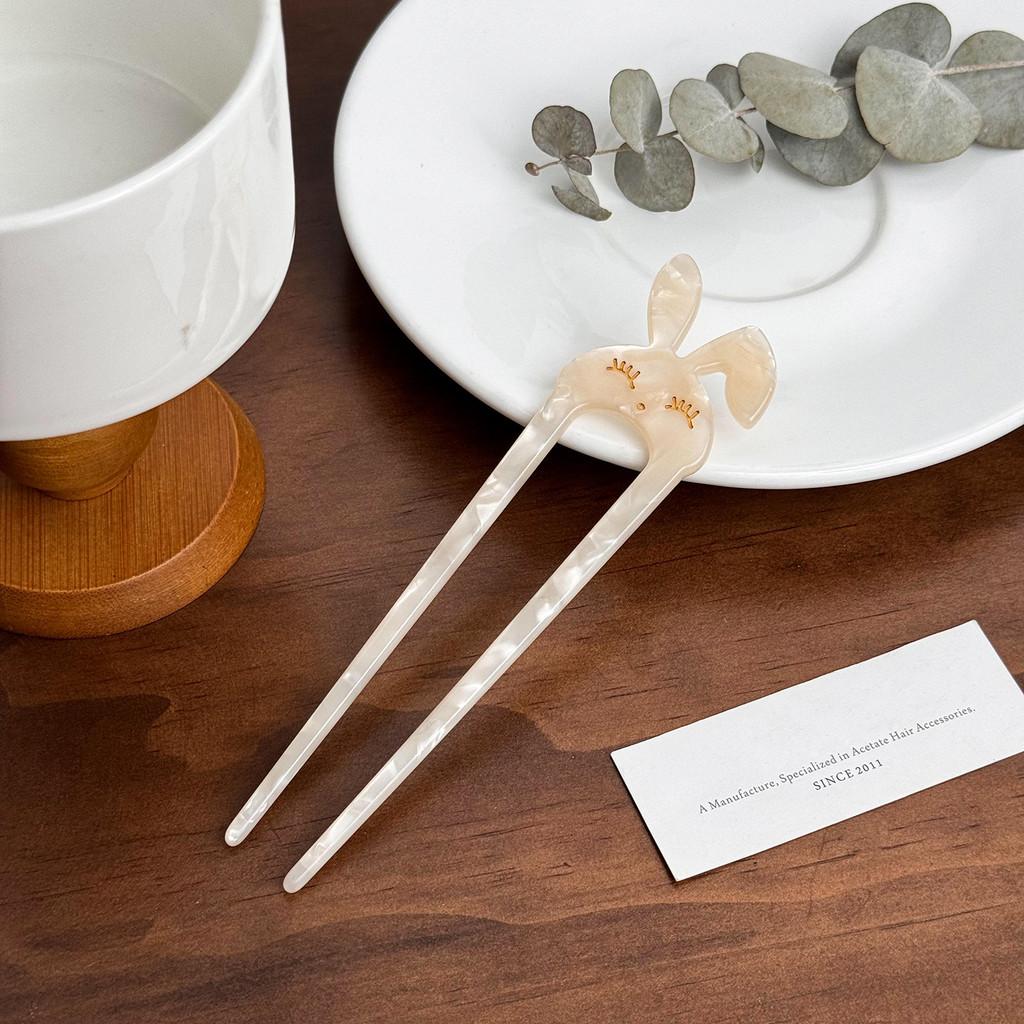 Elegant fjärilshårnål gjord av acetat med pärlinläggning Snygg U-formad hårpinne