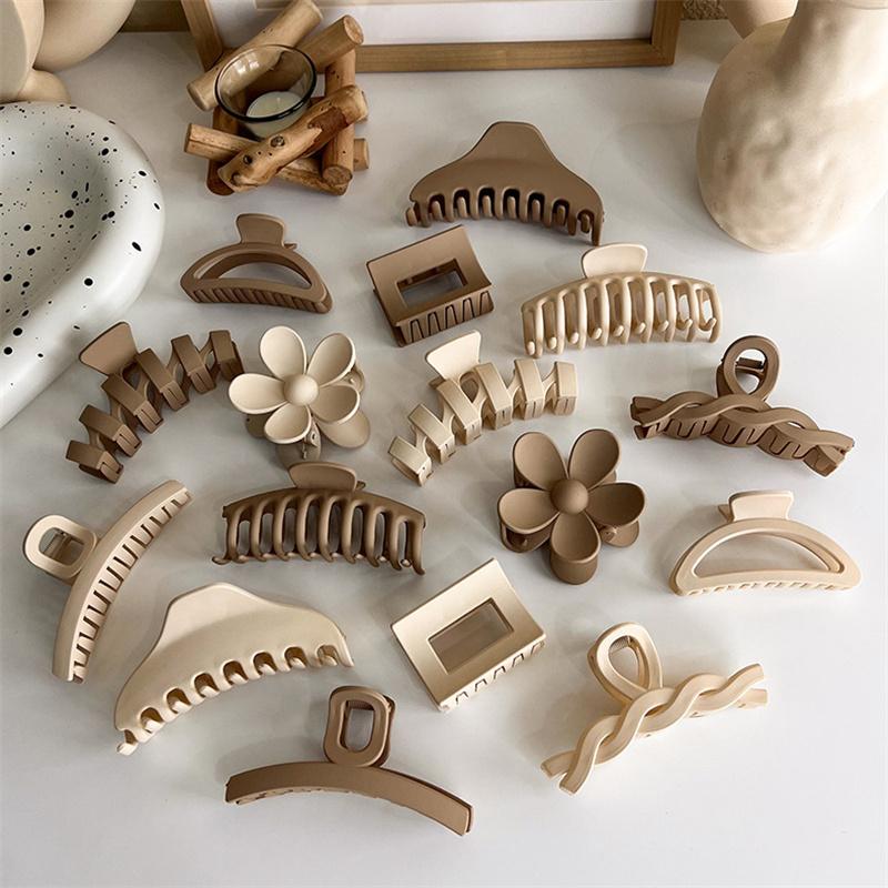 1Pcs Korean Coffee Beige Large Hair Claw Acrylic Hairpin Geometry Barrette Crab Hair Clips Headwear Womens Girl Hair Accessories