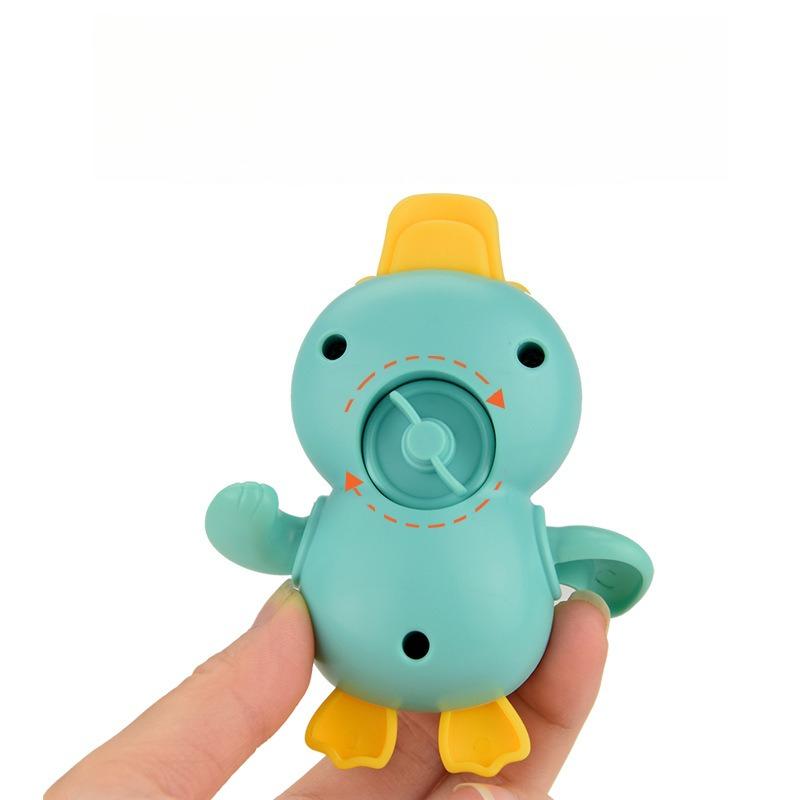 1 A swimming duckling with a smooth surface, exquisite details in the shape of the duck, and smooth swimming. It can be used in a family bathtub