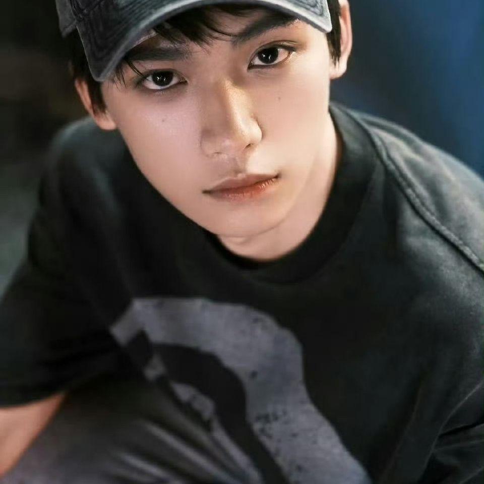 Ziyu Same Clothes Personalized Spiral Big Question Mark Loose Short-sleeved T-shirt Men's and Women's Pure Cotton