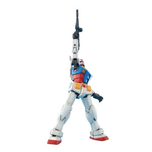 Gunpla MG 1/100 RX-78-2 Gundam Ver.2.0 (Mobiler Anzug Gundam)