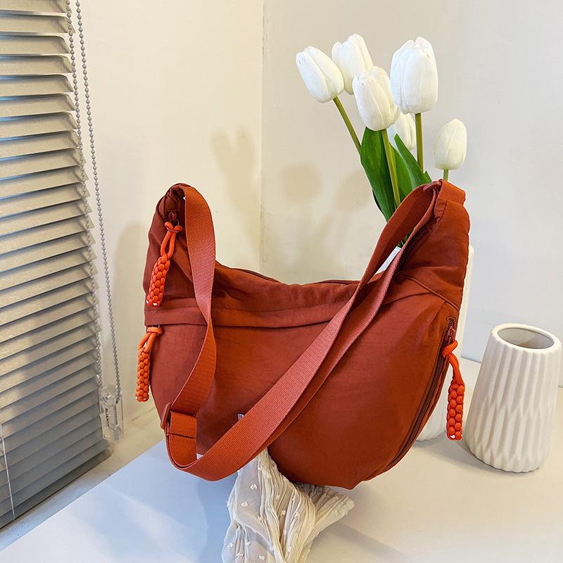 Trendy Women's Soft Cloth Shoulder Bag Solid Color Student Casual Style Large Capacity Handbags Student Classroom Dumpling Bun Commuter Bun Hobos Bag