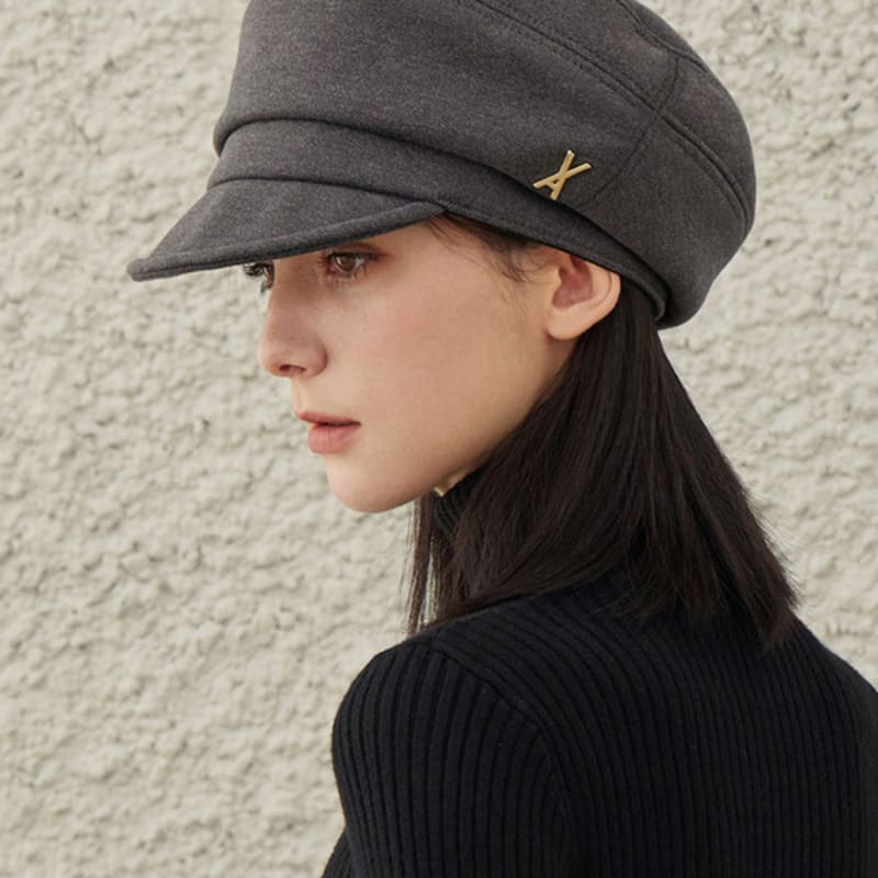 

VARZAR VA Кепка-колокольчик с шипами, черная FREE