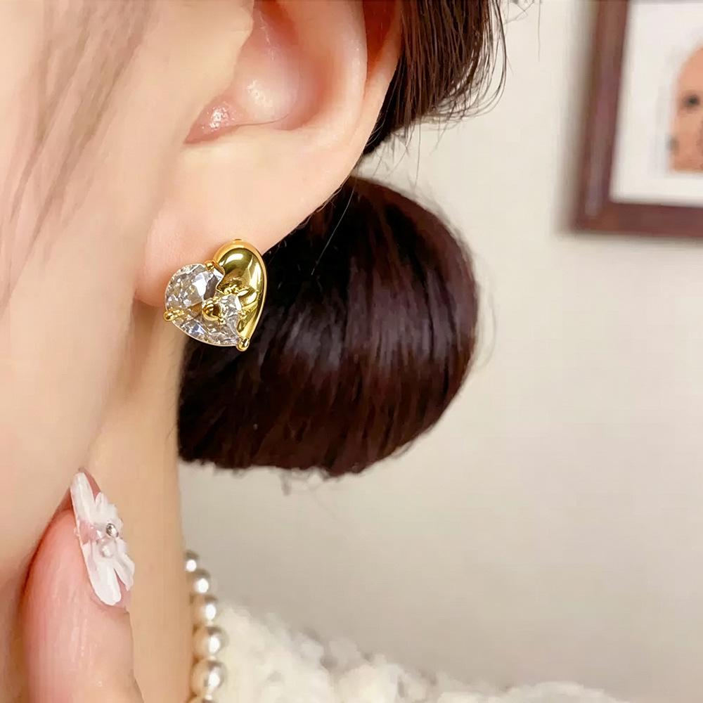 Elegant French Zirconia Heart Stud Earrings for Women - Versatile Light Luxury Fashion