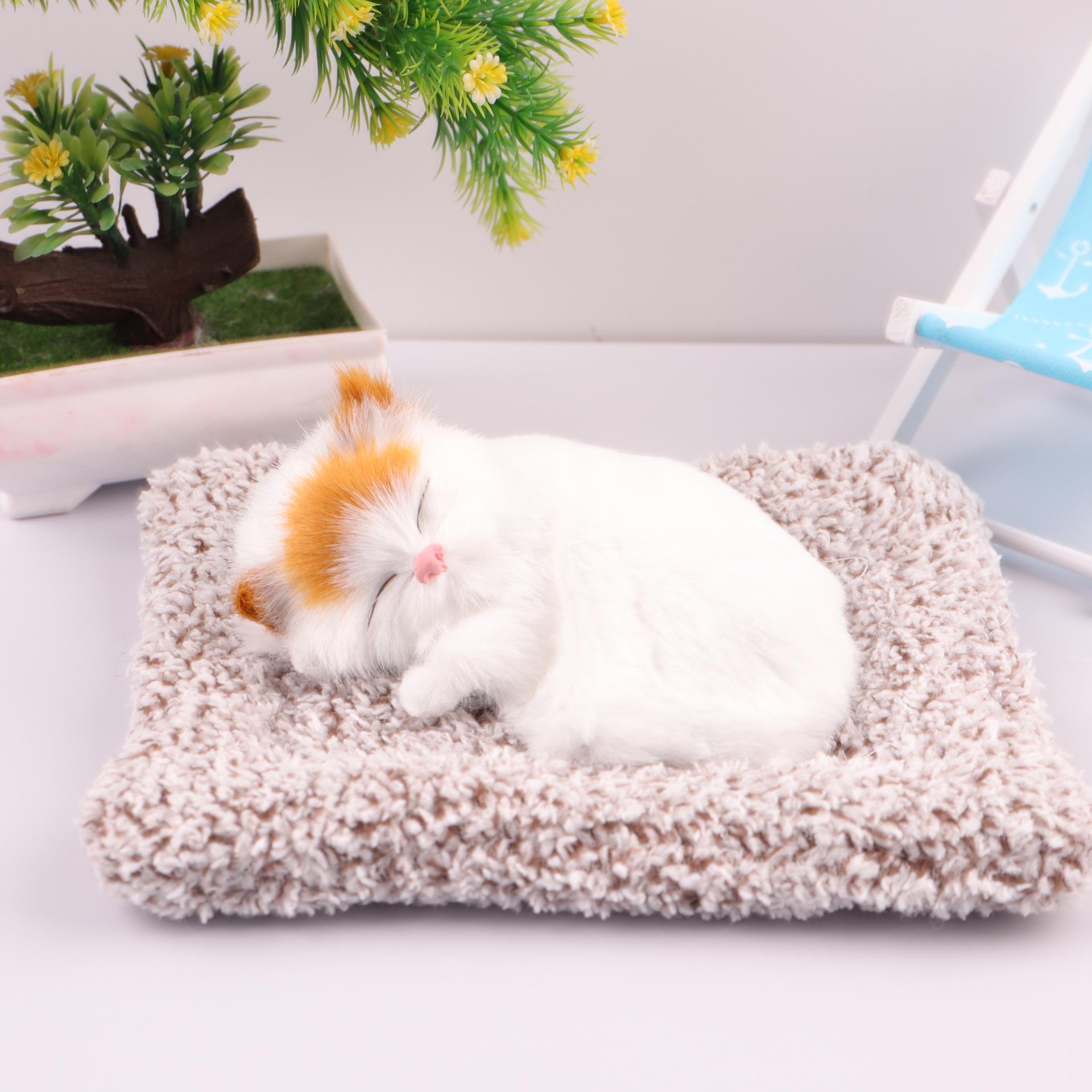 

Креативная подушечка для сна кота с бамбуковым углем: Мяукающий игрушечный котенок и украшение для машины