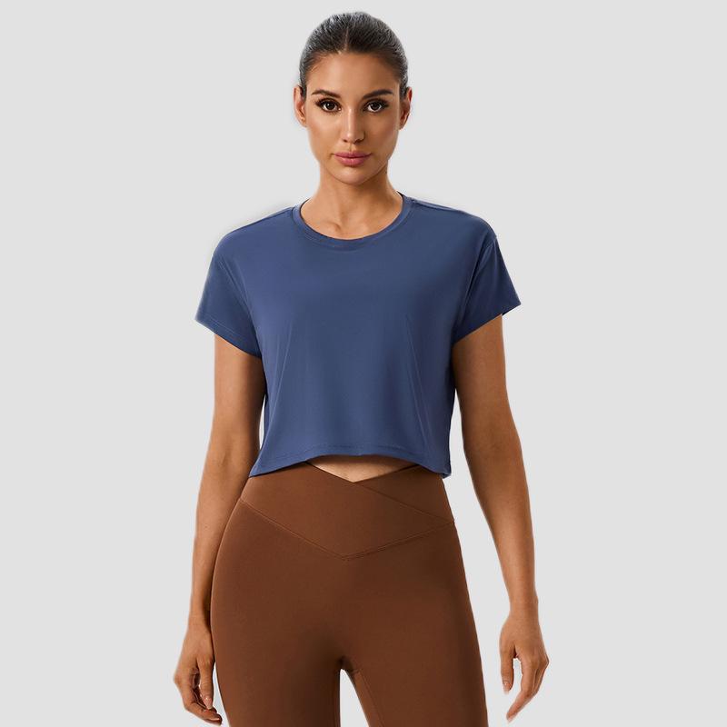 

Women s Lightweight, Comfortable, Moisture-Wicking Yoga Short Sleeve T-Shirt - Ideal for Fitness and Training Medium (125-140 lbs)