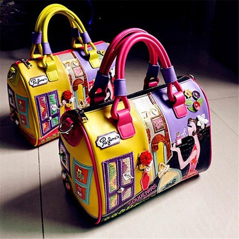 модная женская сумка необычного цвета