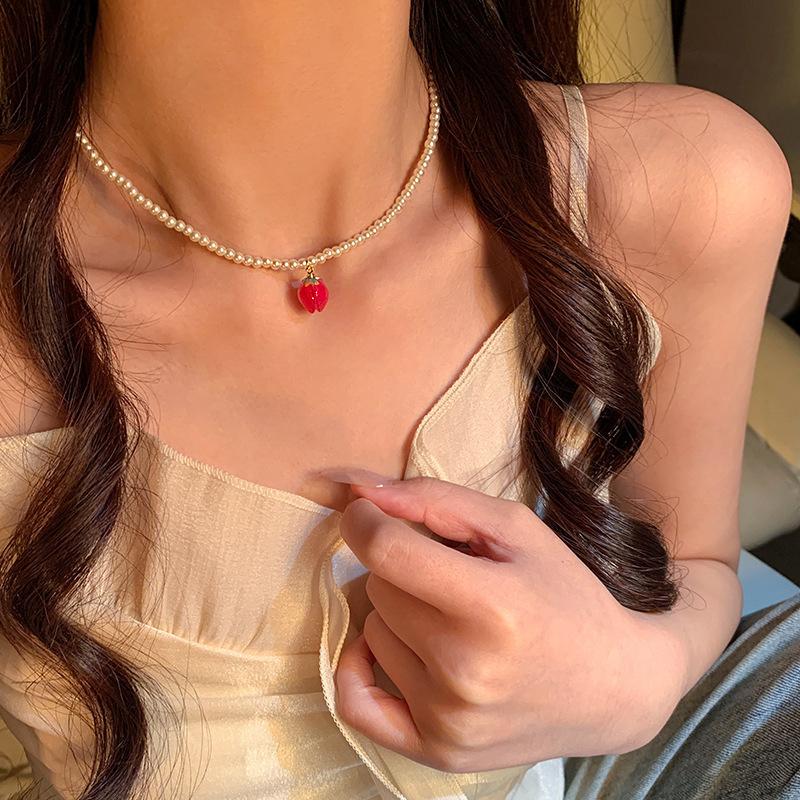 Peach Pendant Pearl Necklace for Women Exquisite Sweet Flower Bead Collarbone Chain Dopamine Style Casual Versatile Jewelry Gift