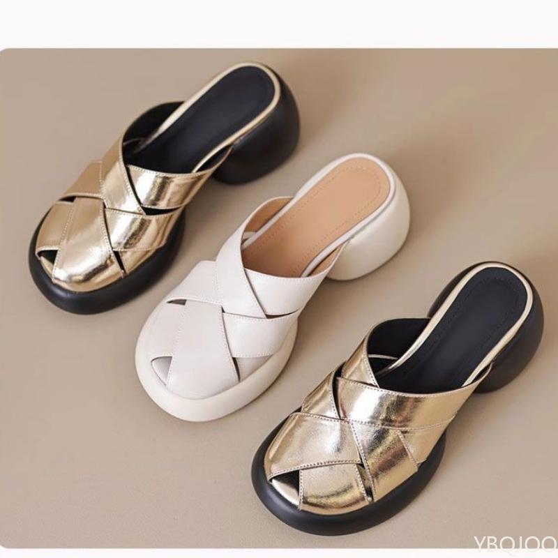 2025 Women Hollow Out Soft-soled Summer New Simple Comfortable Sandals Fashion Versatile Thick Soled Wearing Outside Slippers