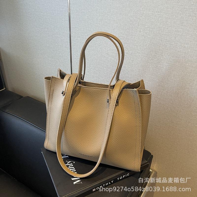 

Autumn and winter retro big bag women 2025 new trendy commuter big bag large capacity explosion retro tote big bag