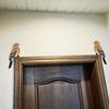 1 Pair Wooden Bird Door Topper Rustic Farmhouse Over The Door Corner Sign Left And Right Side Boho Bird Door Frame Decoration for Home Living Room