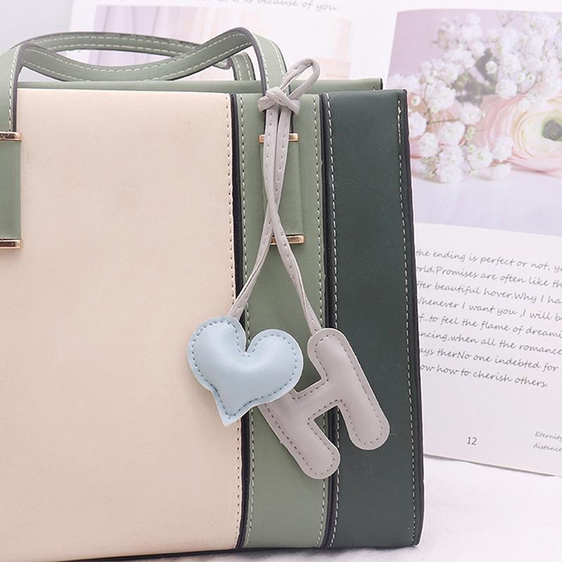 Leather Keychain Heart Letter Charm Pendant Keyring Fashion Simple All-Matching Bag Decoration Jewelry Accessories