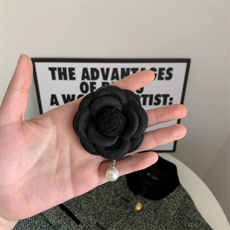 Nouveau Broche Fleur Camélia en Tissu Nœud Papillon Accessoires Col de Chemise pour Dames Épingles Broches Vintage pour Mariage Fête pour Femmes