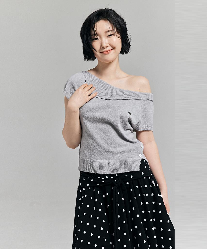 AWESOME STUDIO Asymmetrical Collar Off-Shoulder Knit Light Gray