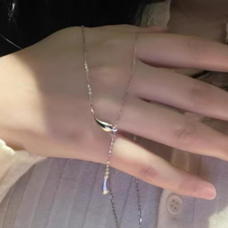 Female Light Luxury Niche Simple Tassel Water Droplet Necklace