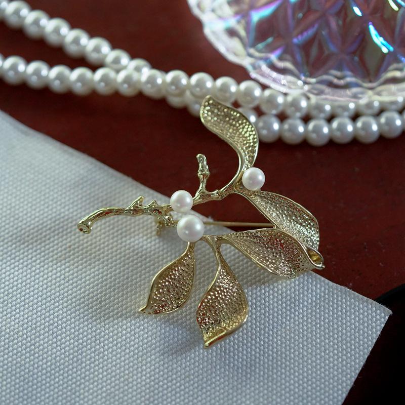 Broche Vintage Style Palais Accessoires Baroque Rétro Perle Mate Broches Pour Femme Fille Cadeau de Fête