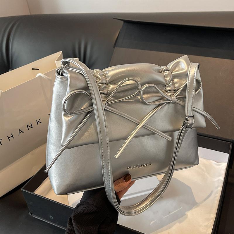 

Сумка под мышкой женская сумка-тоут большой вместимости осень и зима может носить через плечо новая универсальная высококлассная сумка на плечо серебряный