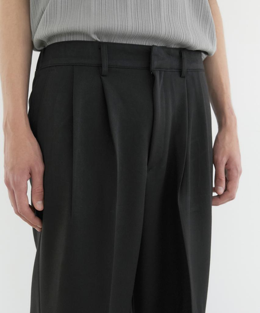 TRIP LE SENS Light Double-Pleated Wide Slacks _Black