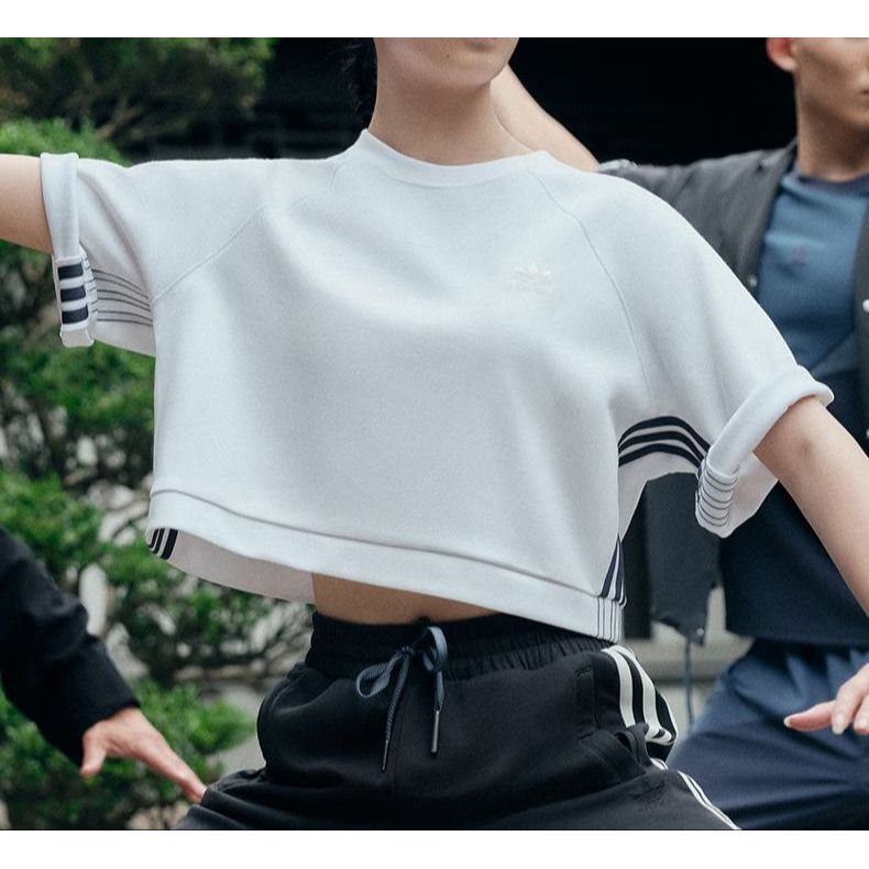 Adidas Originální grafické tričko Clover Toc s krátkým kulatým výstřihem, sportovní tričko pro ženy, bílé IN1006