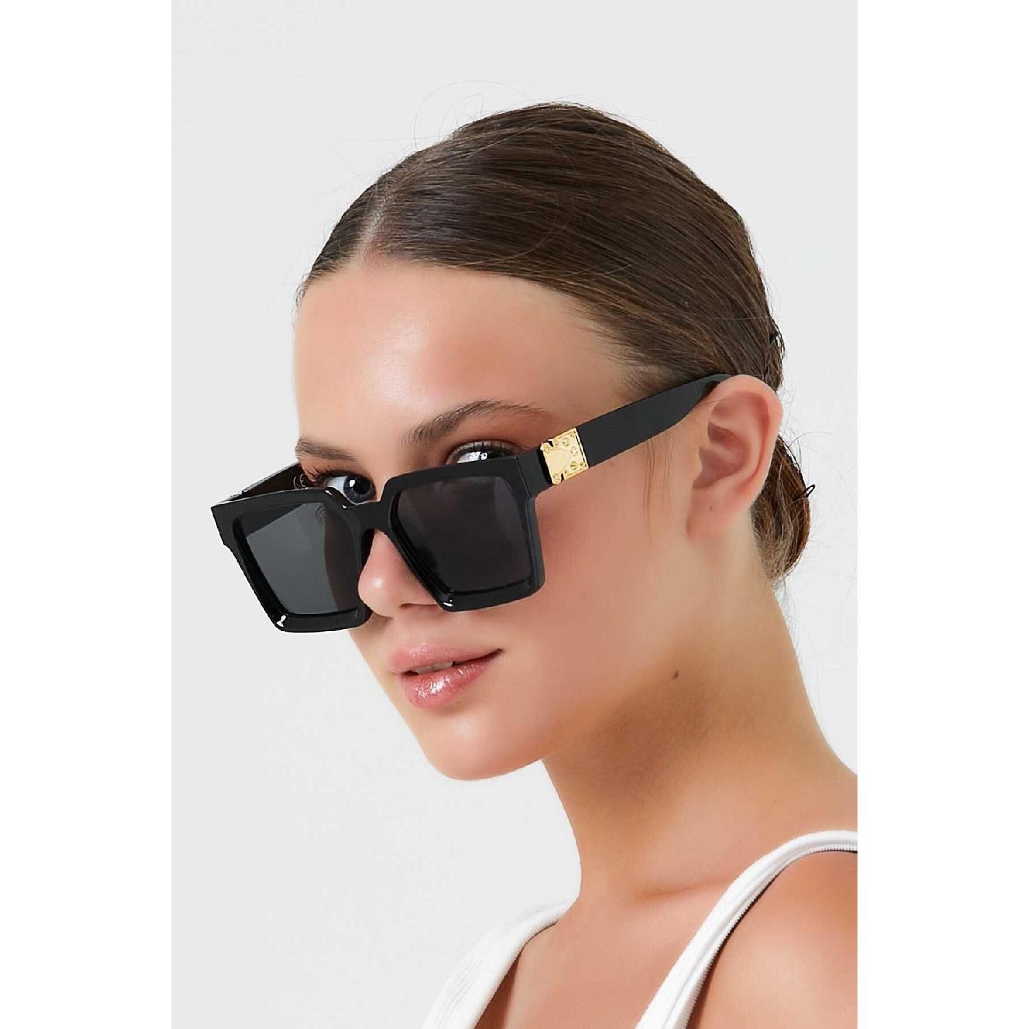 

Жіночі сонцезахисні окуляри