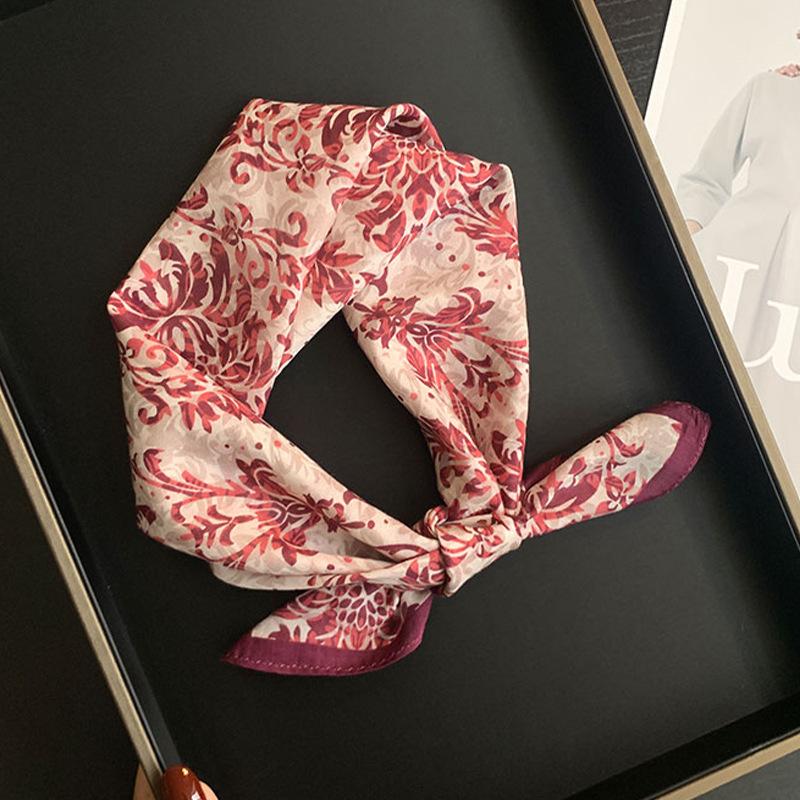 New Fashion Small Square Scarf Temperament Versatile Spring and Autumn High Sense Silk Scarf Women's Printed Square Scarf Neck Protection Small Scarf