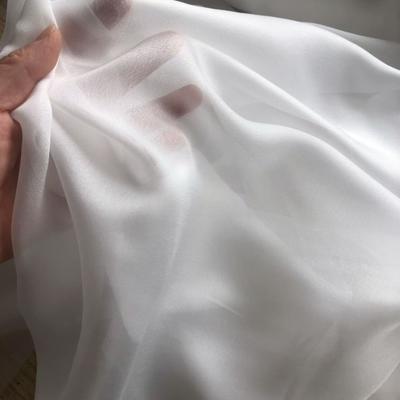 Dieser hochwertige und weiche Organza-Stoff ist leicht und fließend und eignet sich für Brautkleider Abendkleider Designer-Bekleidungsstoffe