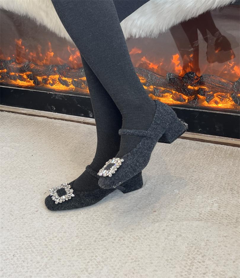 

2025 autumn and winter new rhinestone square buckle thick heel versatile temperament single shoes gentle laden shoes French Mary Jane shoes women 39 серый