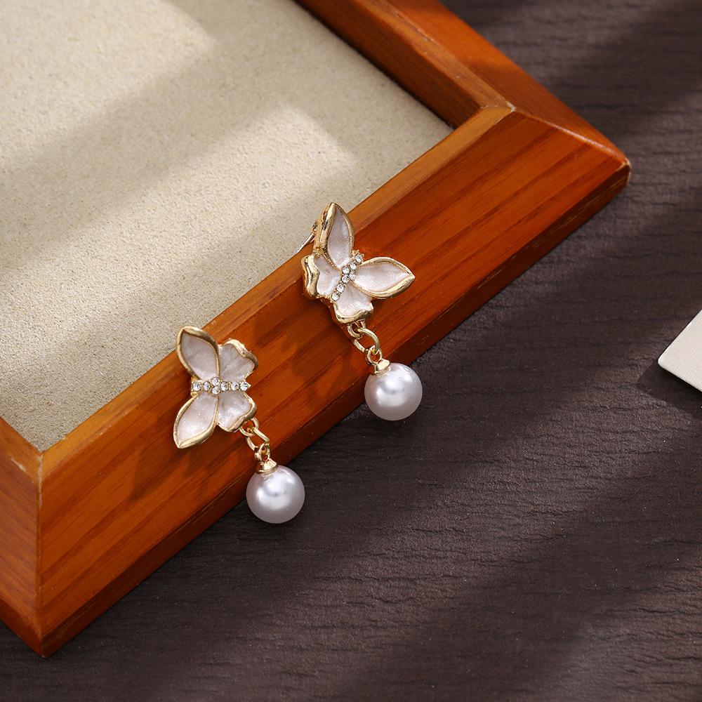 Zircon Butterfly Pearl Earrings Women'S Sterling Silver Stud Earrings Premium Earrings Temperament Earrings