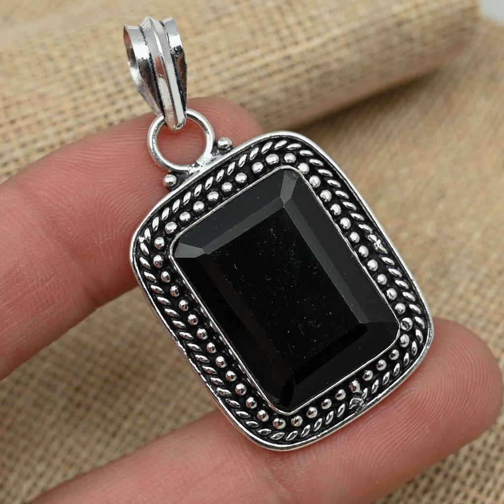Pandantiv de designer lucrat manual din argint 925 cu piatră prețioasă spinel neagră pentru femei