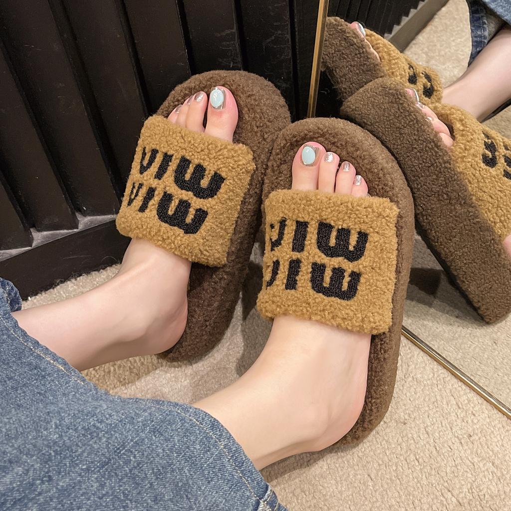Mao Mao Tuo Girl 2025 Autumn and Winter New Muffin Bottom Alphabet Accessories Fashion Outer Wear Home Warm Plush Slippers