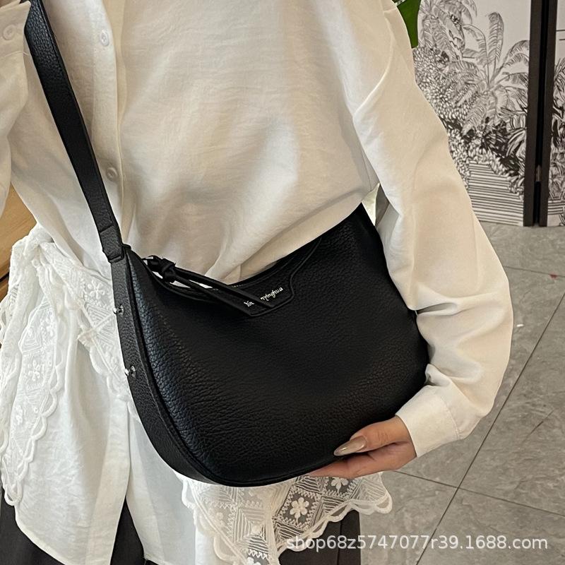 2025 spring new personalized ins shoulder bag, casual fashion niche women's crescent bag, casual foreign style crossbody bag