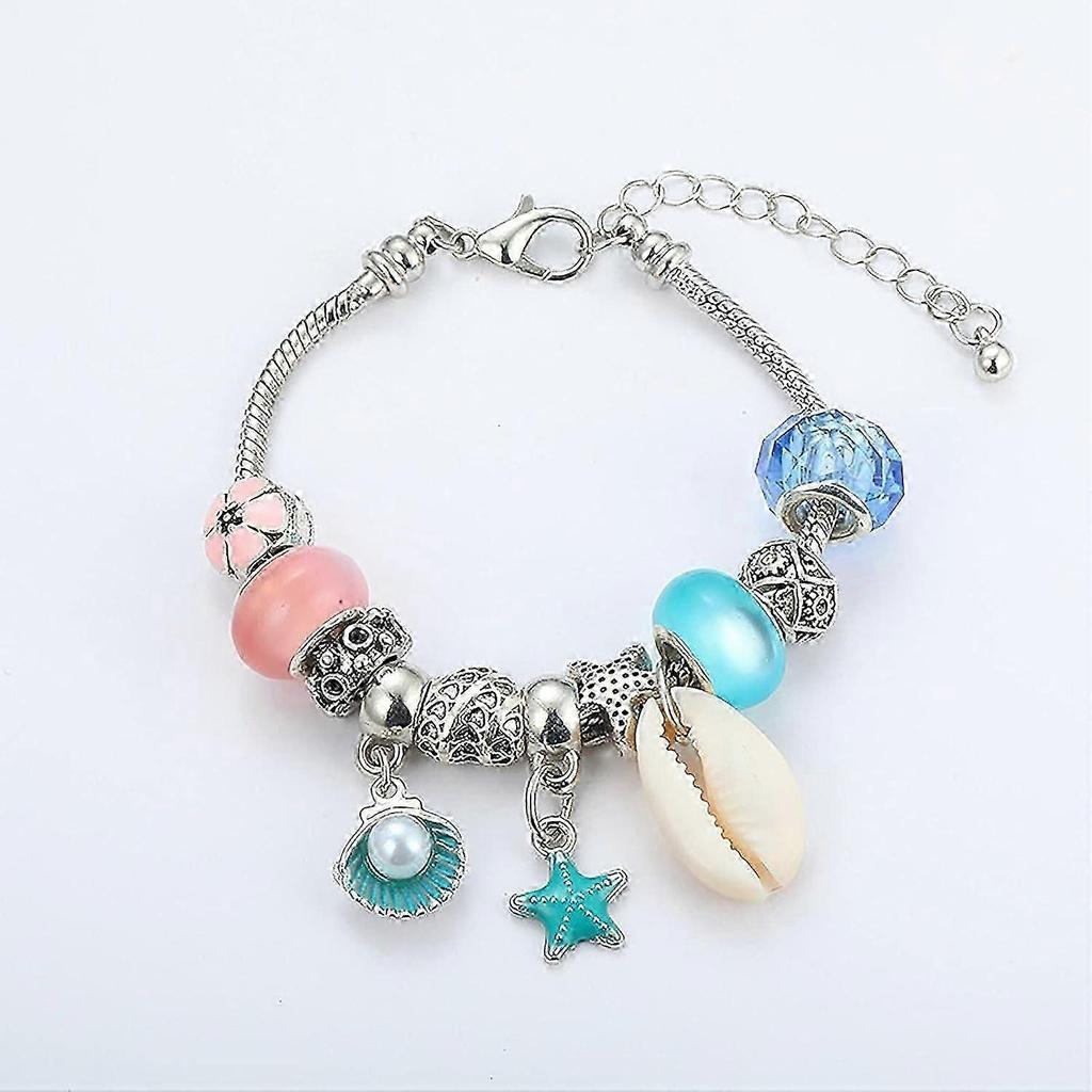 Christmas gift box 2025 featuring beaded jewellery and countdown calendar