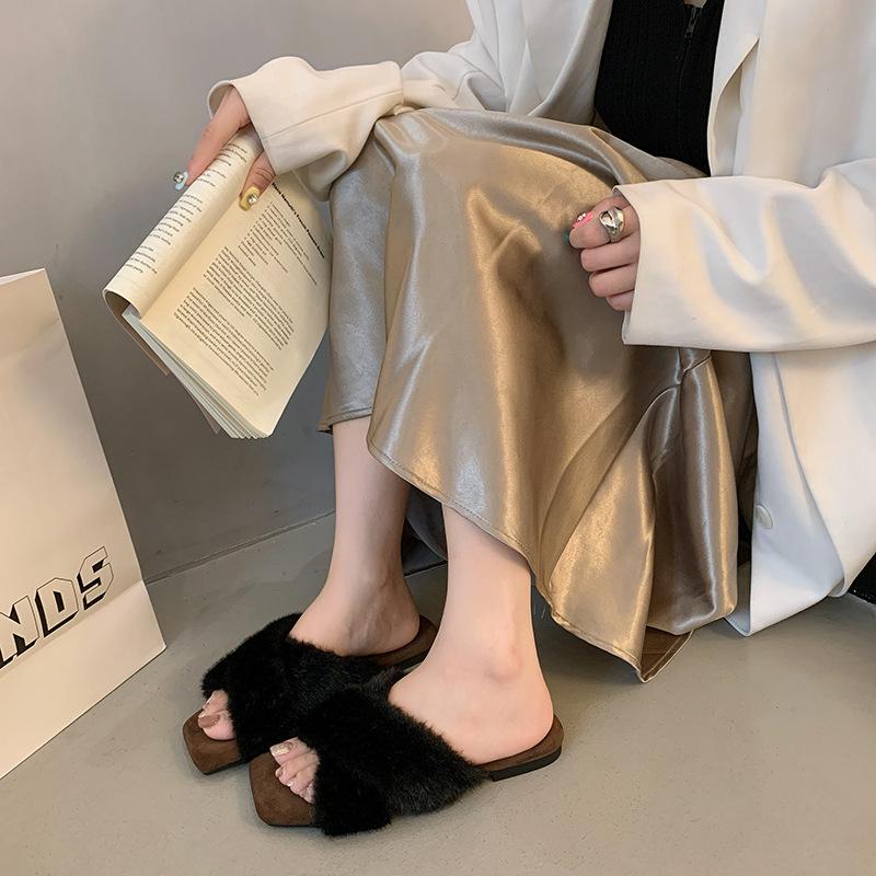 Women's Plush Cross Strap Slippers - Fashionable Flat Bottom for Fall/Winter 2025
